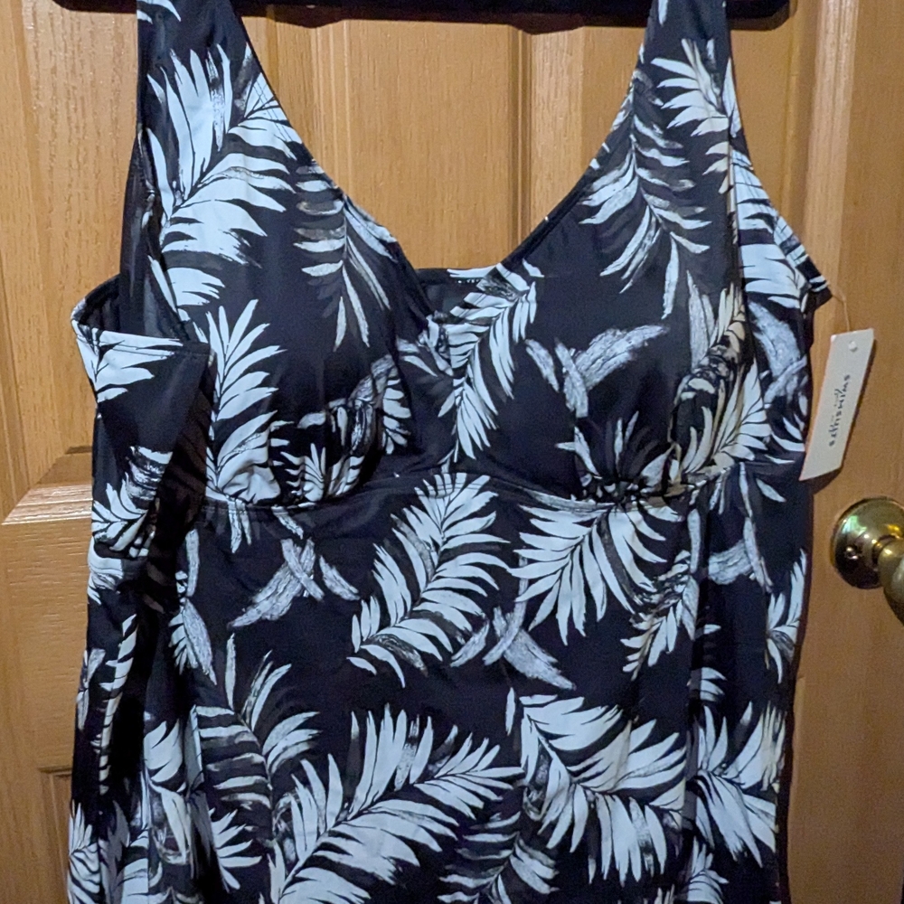 Swimsuits For All Black and White Leaf Print Swimsuit